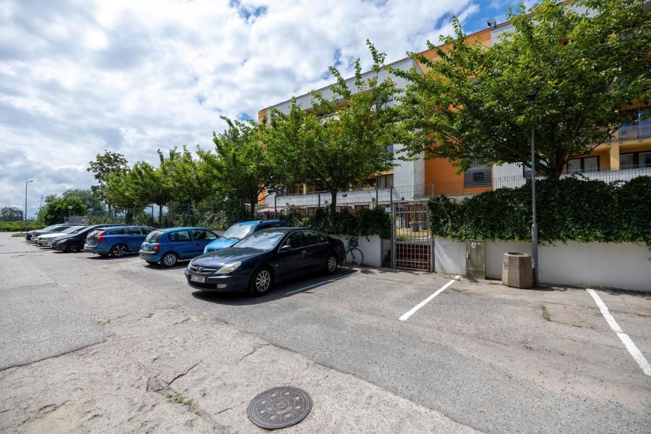 Apartamenty Wisniowy Sad By Noclegi Renters Kolobrzeg Dış mekan fotoğraf